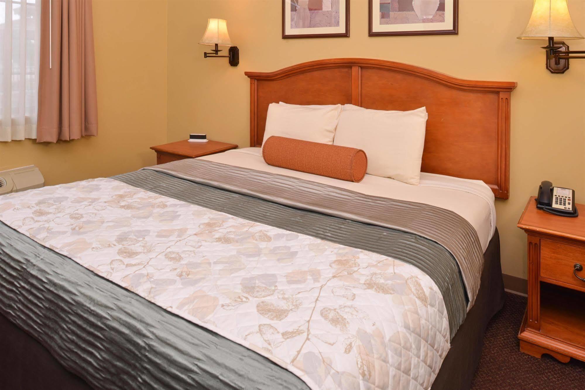 Country Hearth Inn & Suites Edwardsville Kültér fotó